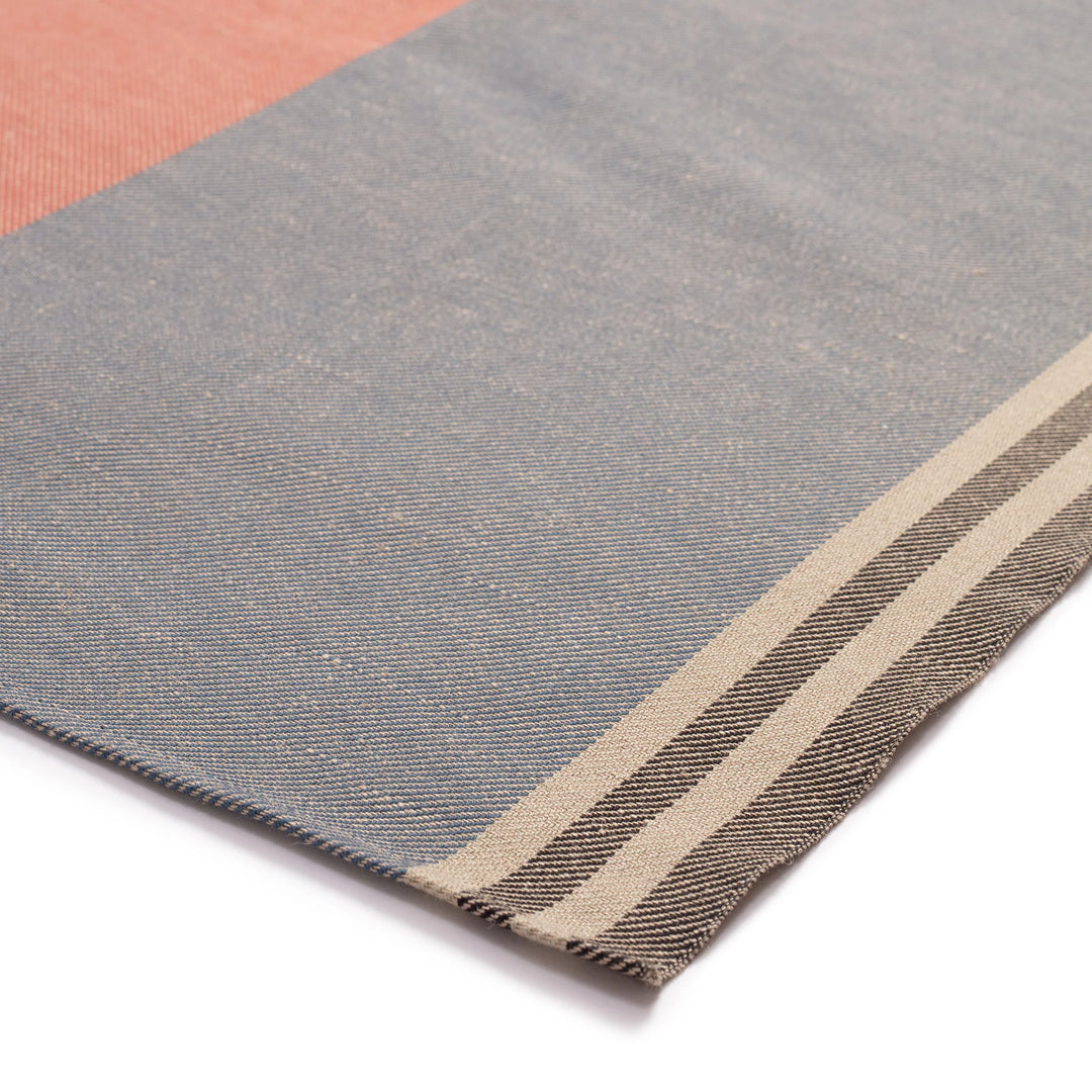 Handduk halvlinne From-Olle, design Wanja Djanaieff